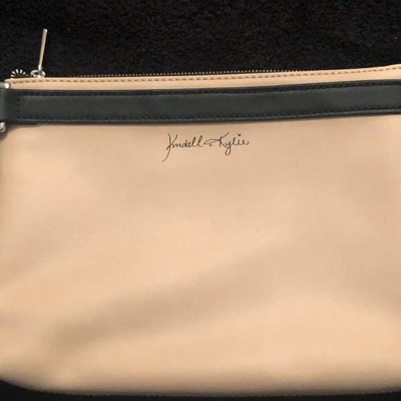 Gorgeous, Kendall and Kylie clutch bag💕 - Picture 4 of 8